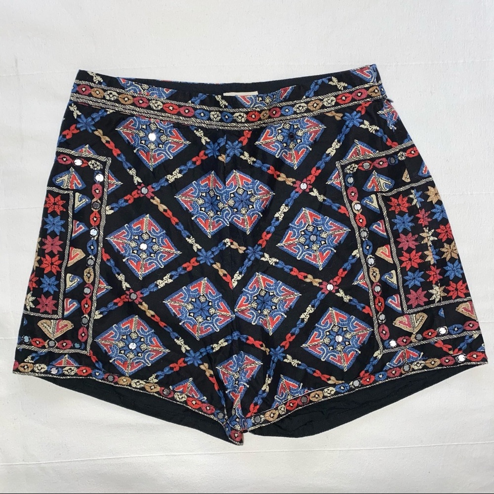 Embroidered High Rise Shorts - Picture 4 of 4